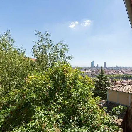 Sur Les Hauteurs Du Vieux Lyon